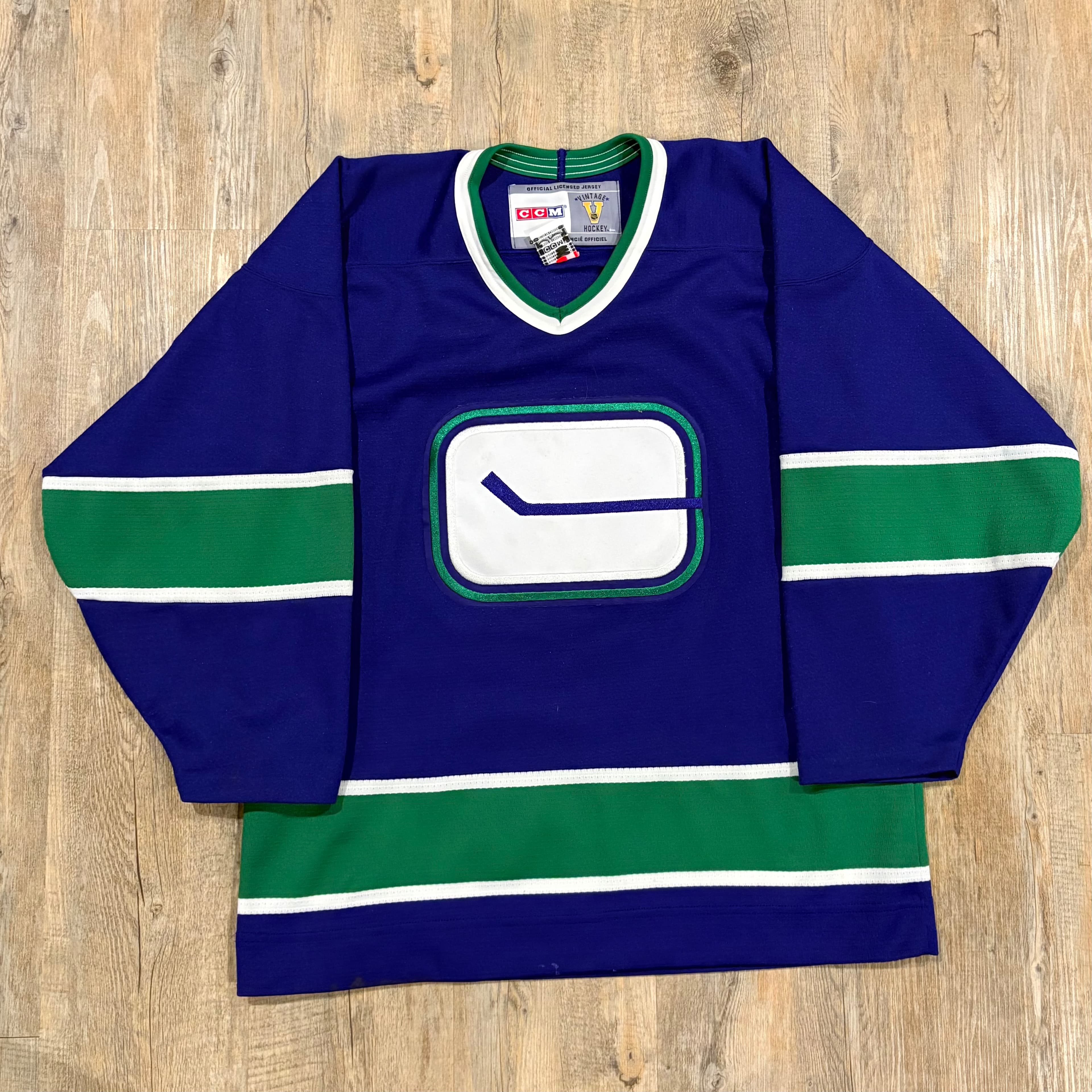 Luongo Canucks CCM Vintage Jersey